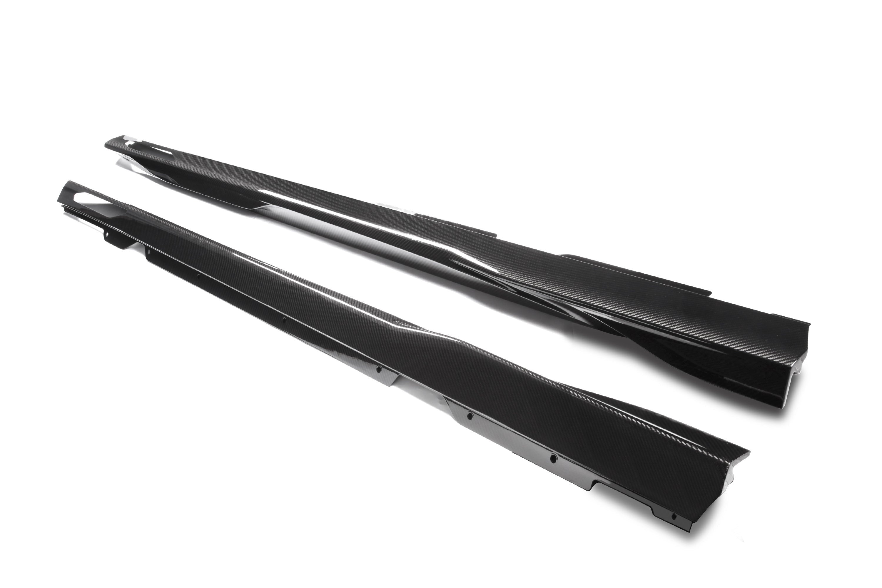 Sooqoo Style Pre Pregged Dry Carbon Fiber Side Skirts for BMW 4 Series G26 2021+