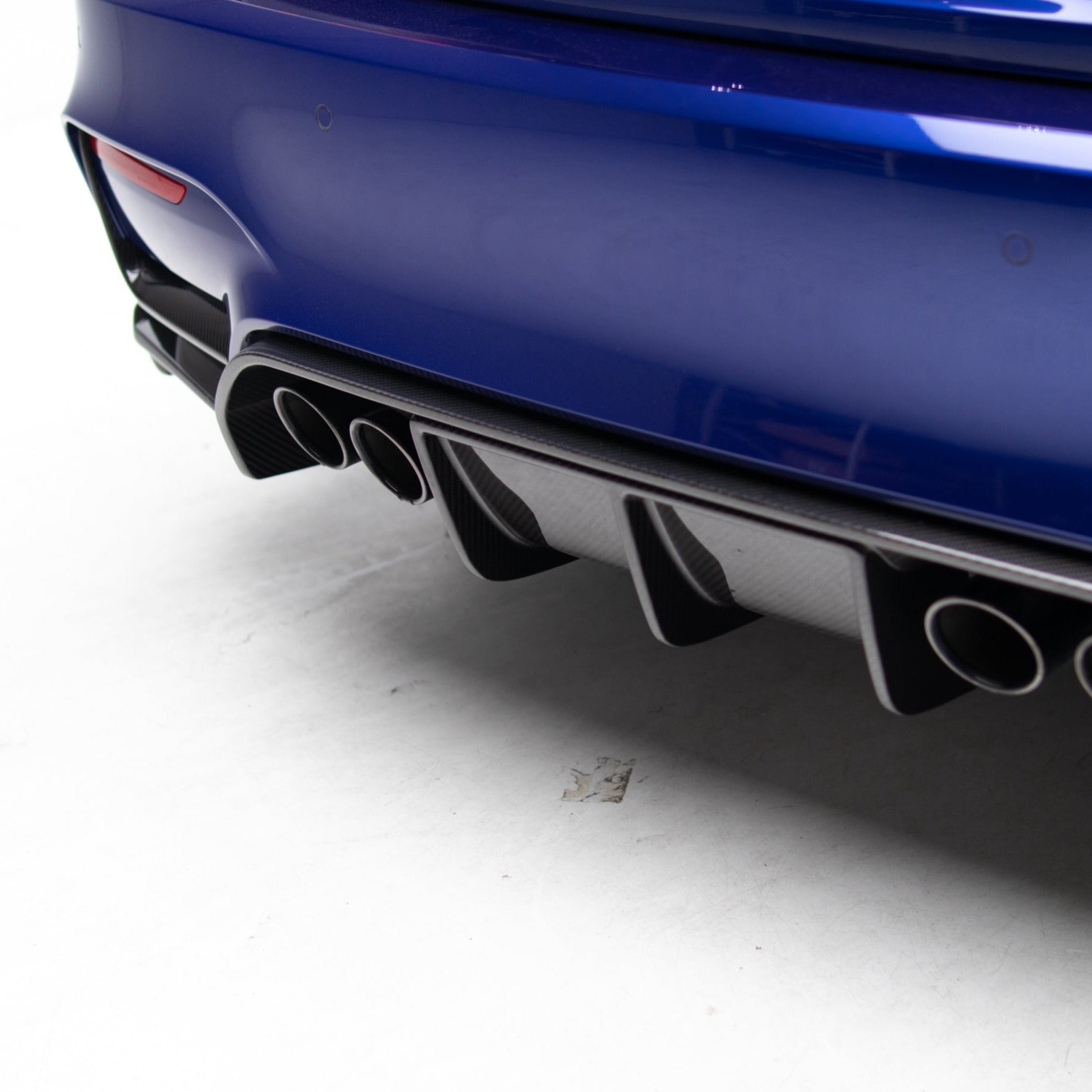 Vorsteiner Style Pre Pregged Carbon Fiber Rear Diffuser for BMW M3 F80 / M4 F82 F83 2014-2020