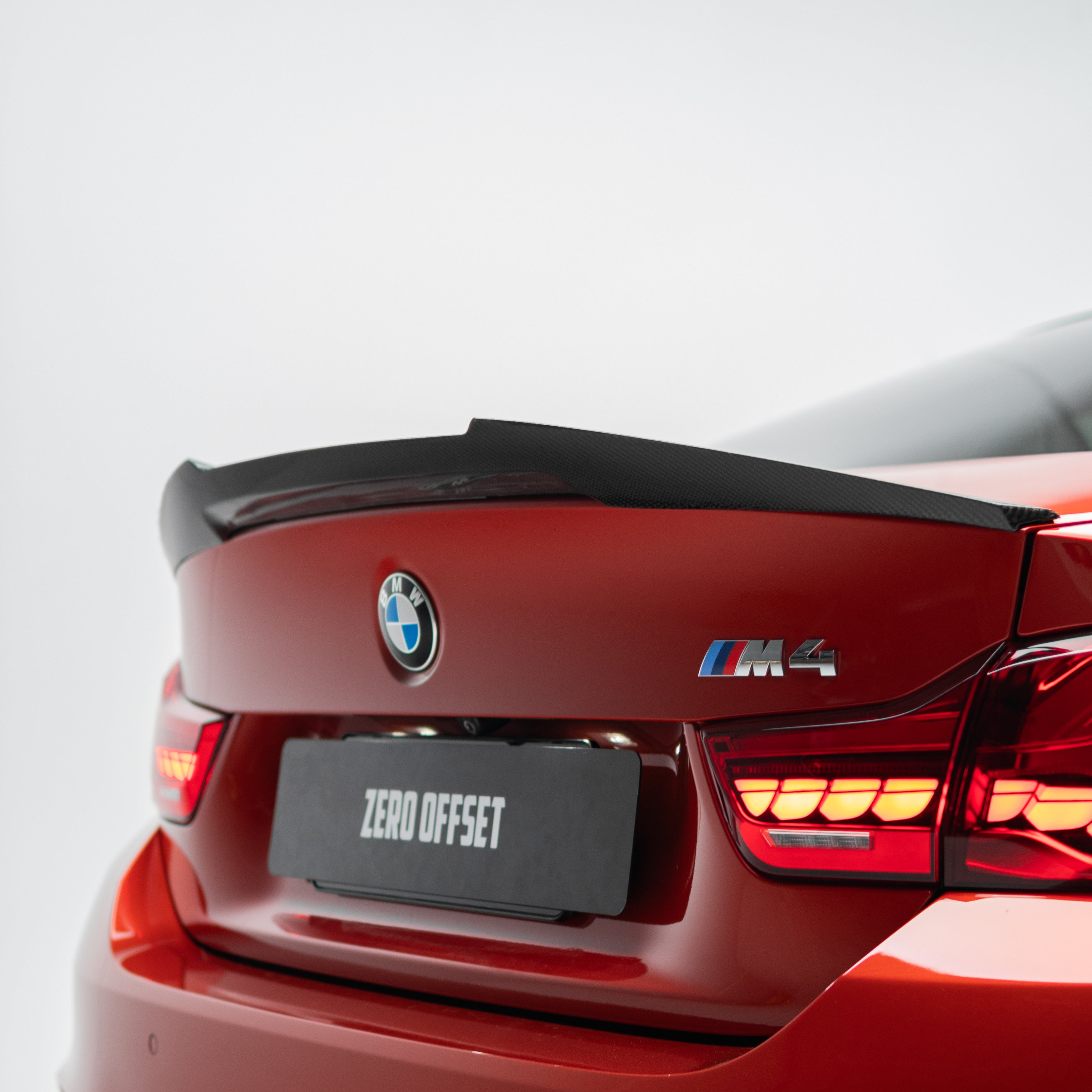 M4 Style Pre Pregged Dry Carbon Fiber Spoiler for BMW M4 F82 2014-2020